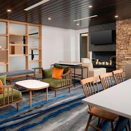Fairfield Inn & Suites By Marriott Alexandria West/Mark Center Экстерьер фото