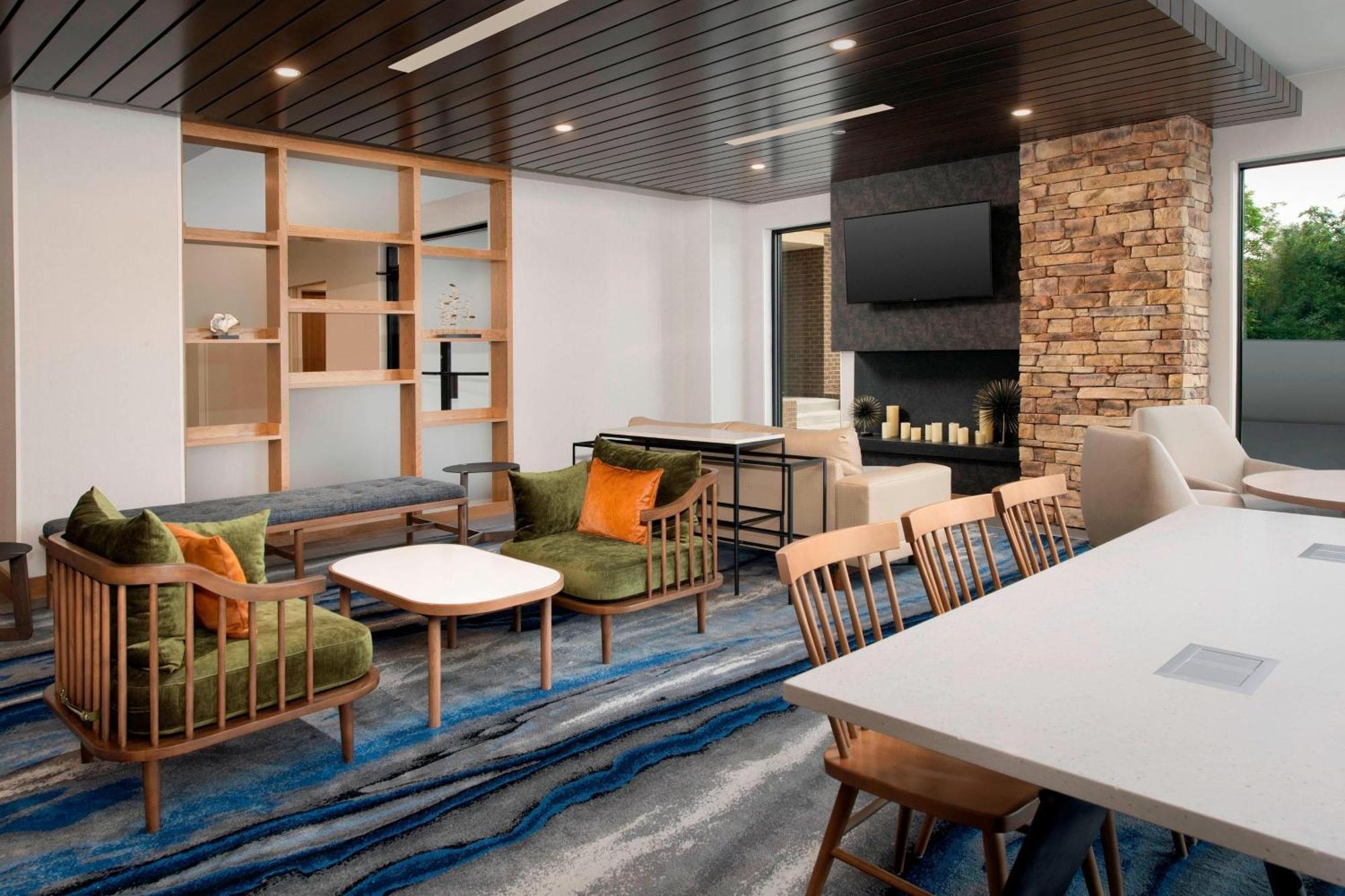 Fairfield Inn & Suites By Marriott Alexandria West/Mark Center Экстерьер фото