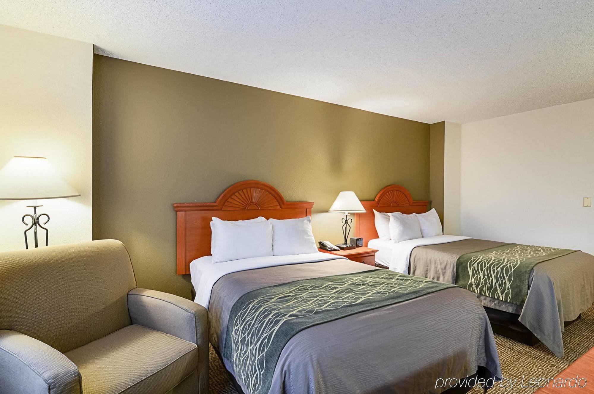 Fairfield Inn & Suites By Marriott Alexandria West/Mark Center Экстерьер фото