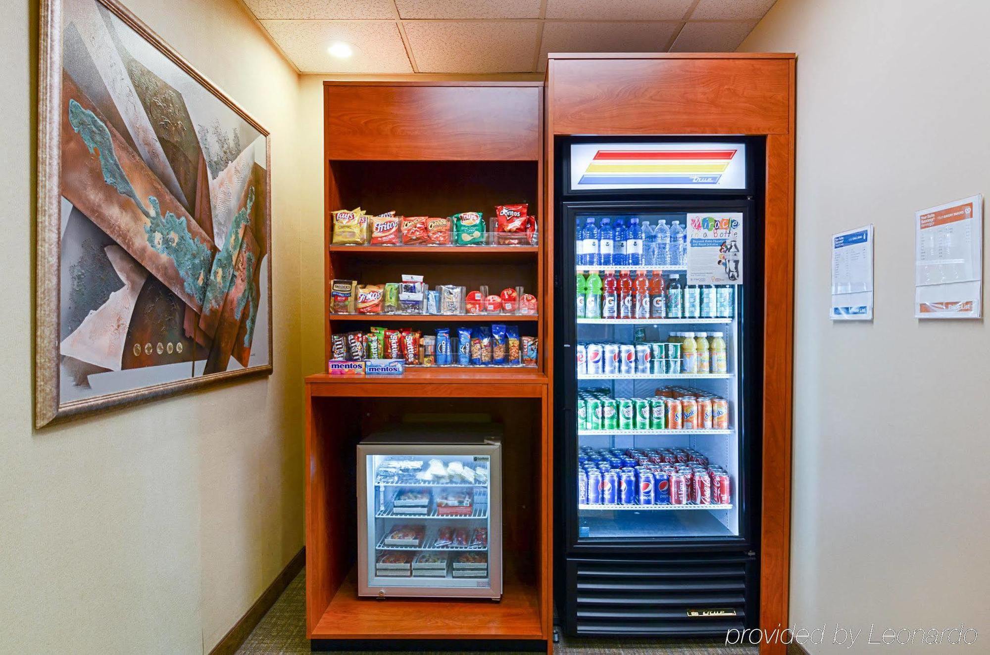 Fairfield Inn & Suites By Marriott Alexandria West/Mark Center Экстерьер фото