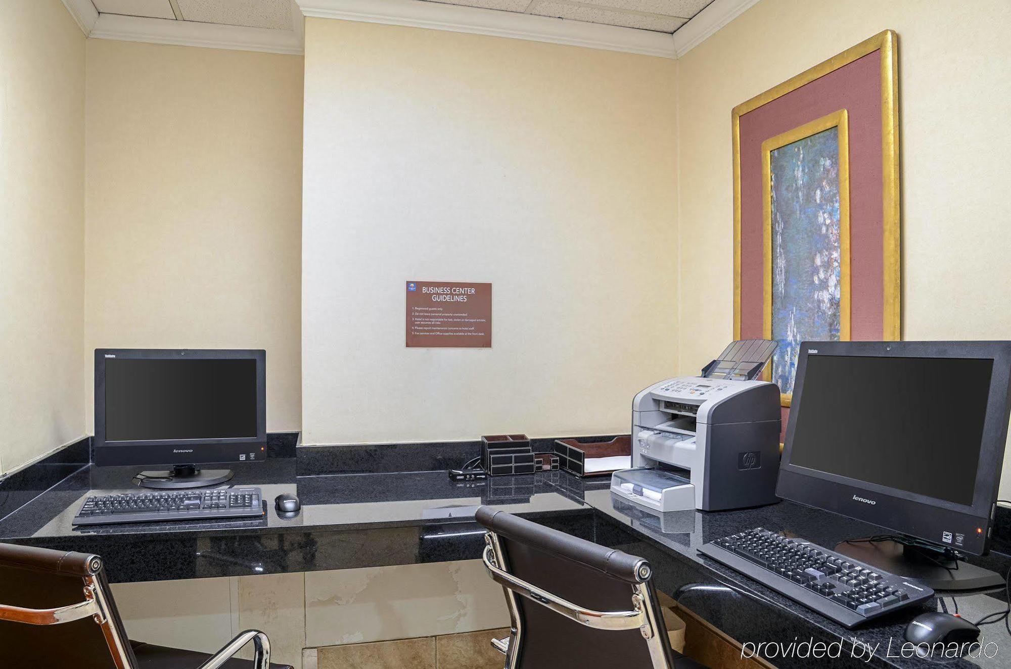 Fairfield Inn & Suites By Marriott Alexandria West/Mark Center Экстерьер фото