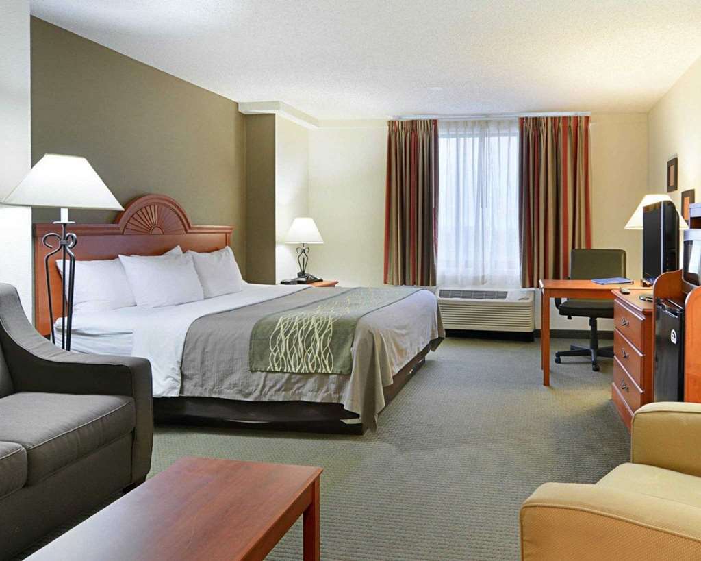 Fairfield Inn & Suites By Marriott Alexandria West/Mark Center Экстерьер фото