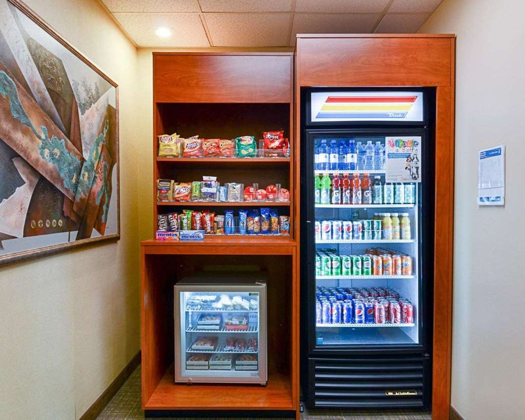 Fairfield Inn & Suites By Marriott Alexandria West/Mark Center Экстерьер фото